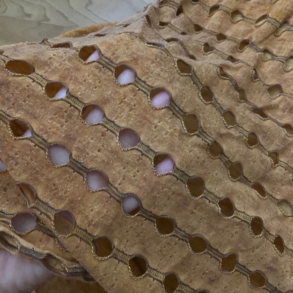 Gilded intent mustard yellow tank - Picture 2 of 5